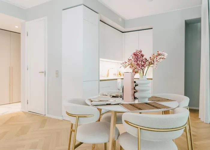 Luxury Living With Breathtaking Panoramic Views * Reval