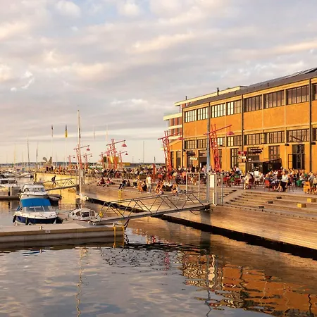 Luxury Living With Breathtaking Panoramic Views דירה